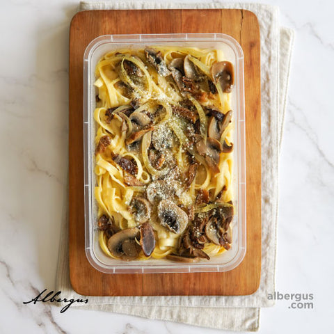 Fettuccine with Wild Mushroom and Truffle Cream Sauce (Chilled- Heat to Serve, 1 day leadtime)